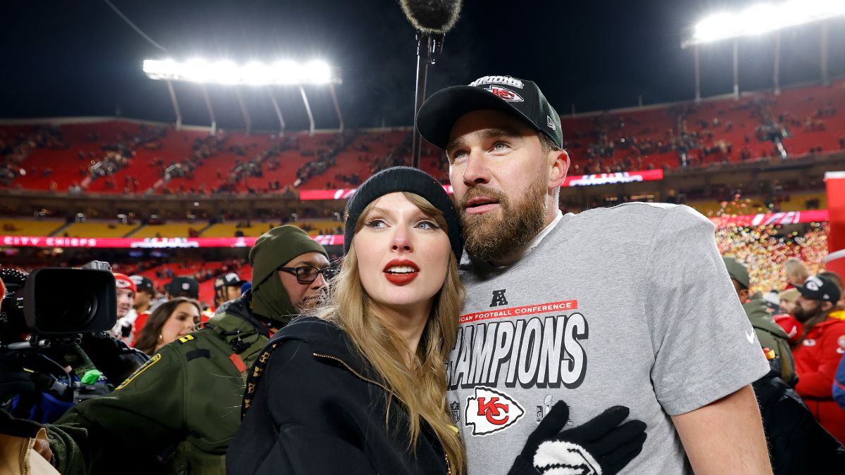 Travis Kelce Gives Rare Public Response to Taylor Swift News